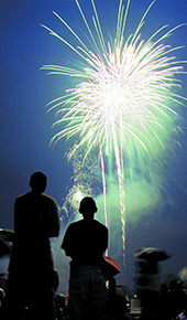 Снимает напряжение -  вы знаете, что сейчас бабахнет